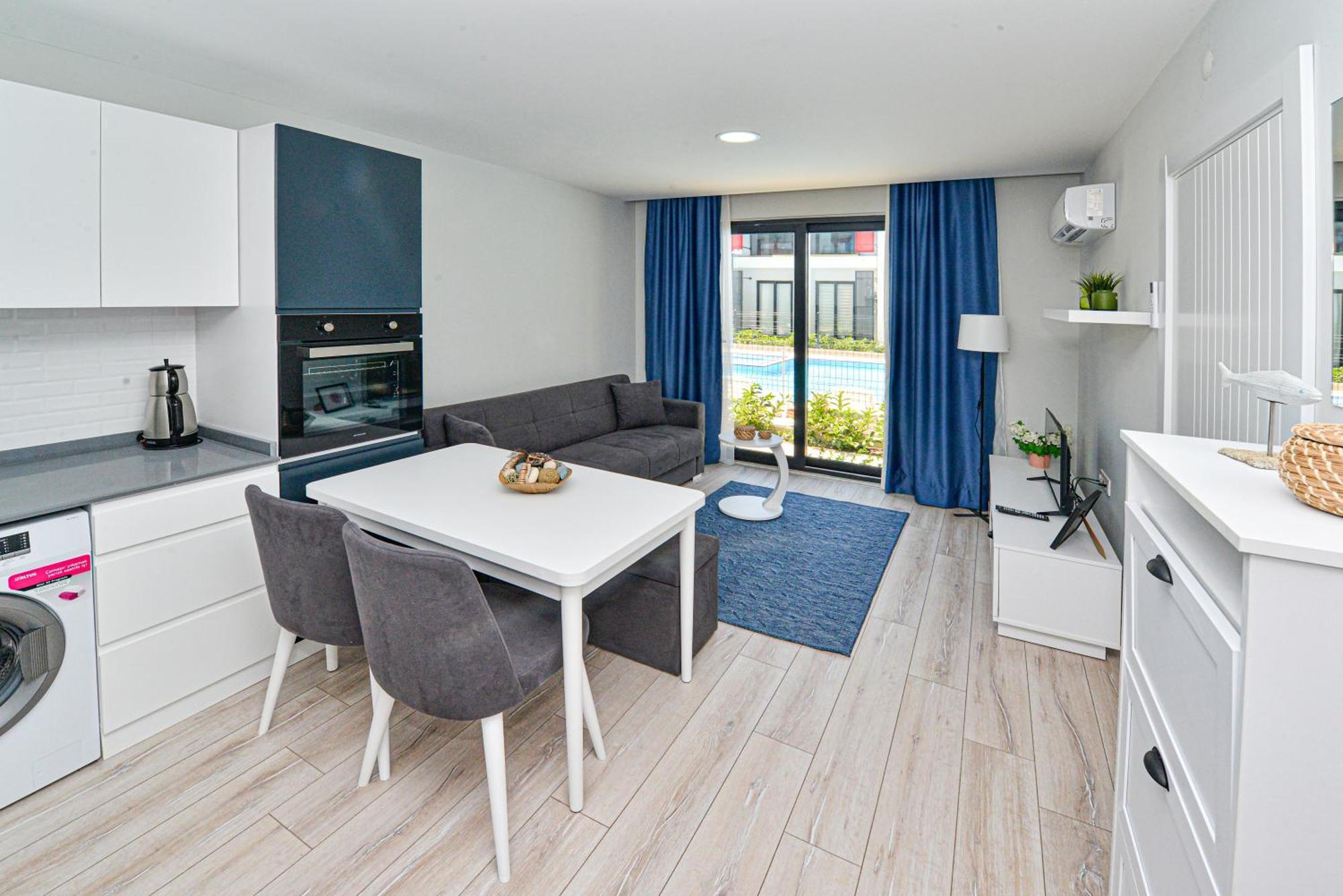 C Suites Antalia Airport Extérieur photo